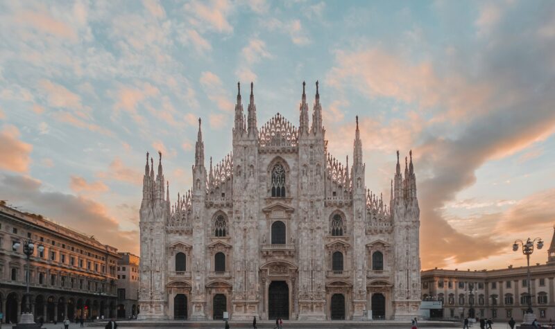 Finalmente, tutti insieme nella nuova sede di Milano